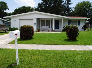 5318 Woodvale Dr, Sarasota, FL 34232