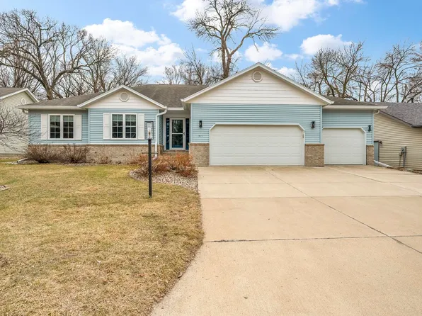 1411 2nd St, Milford, IA 51351