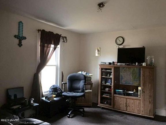 4th image of 1786 Elwood St