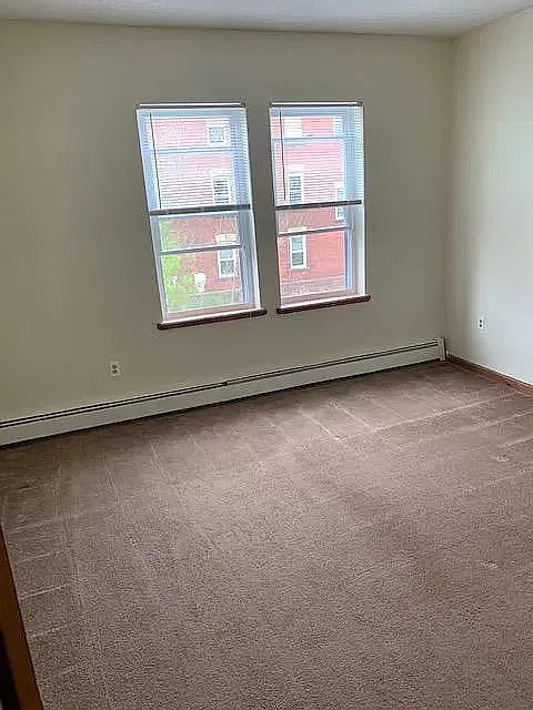 4 bed, 1400 sqft, $1,500 — Photo 4