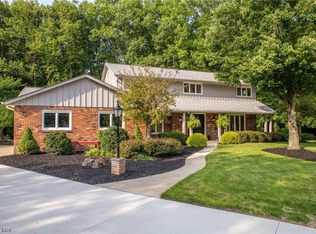 8624 Hollis Ln, Brecksville, OH