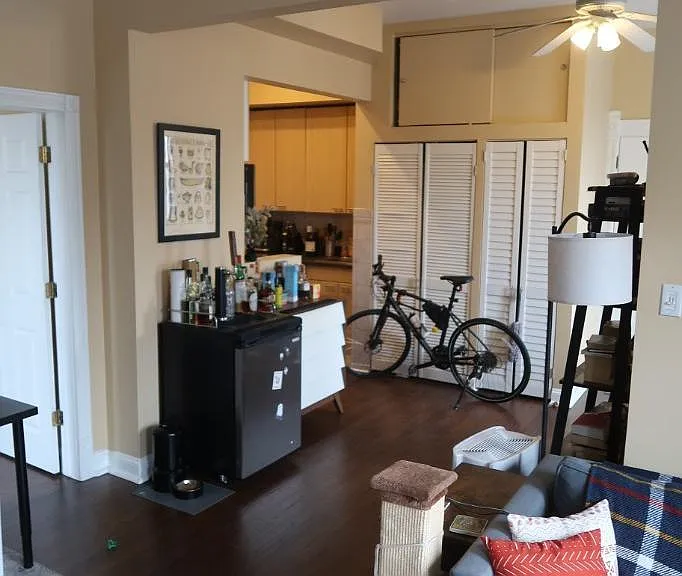 1547 W Blackhawk St #2C — Photo 9