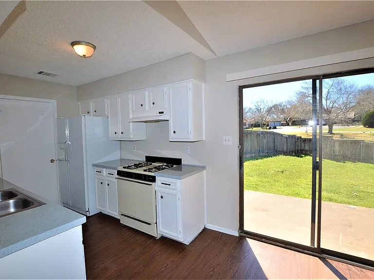 3517 Rollingway Cv #B — Photo 4