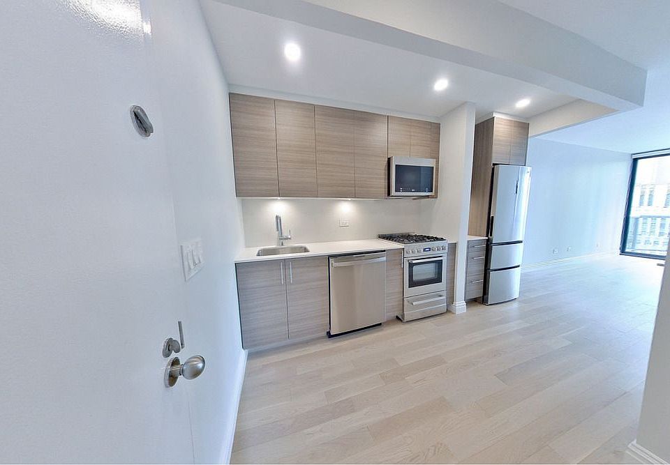 1st image of 235 W 48th St APT 25D