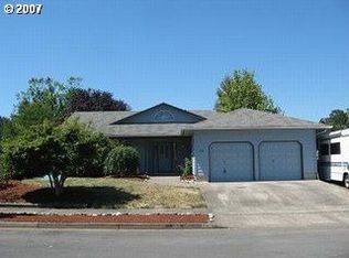302 72nd Pl, Springfield, OR 97478