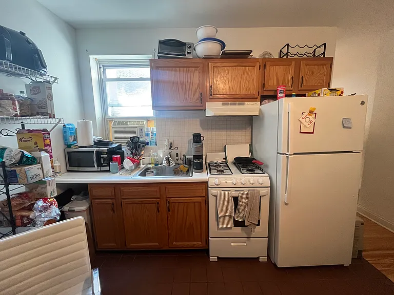 2125 Fitzwater St #2R — Photo 6