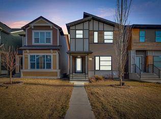 243 N Evansborough Way NW, Calgary, AB T3P 0N9