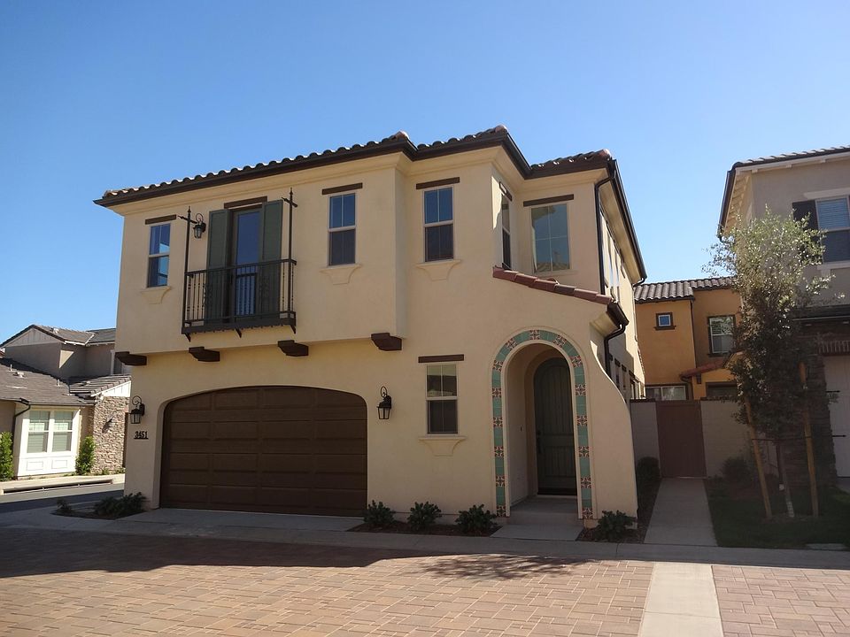 2019PHOTO: exterior front