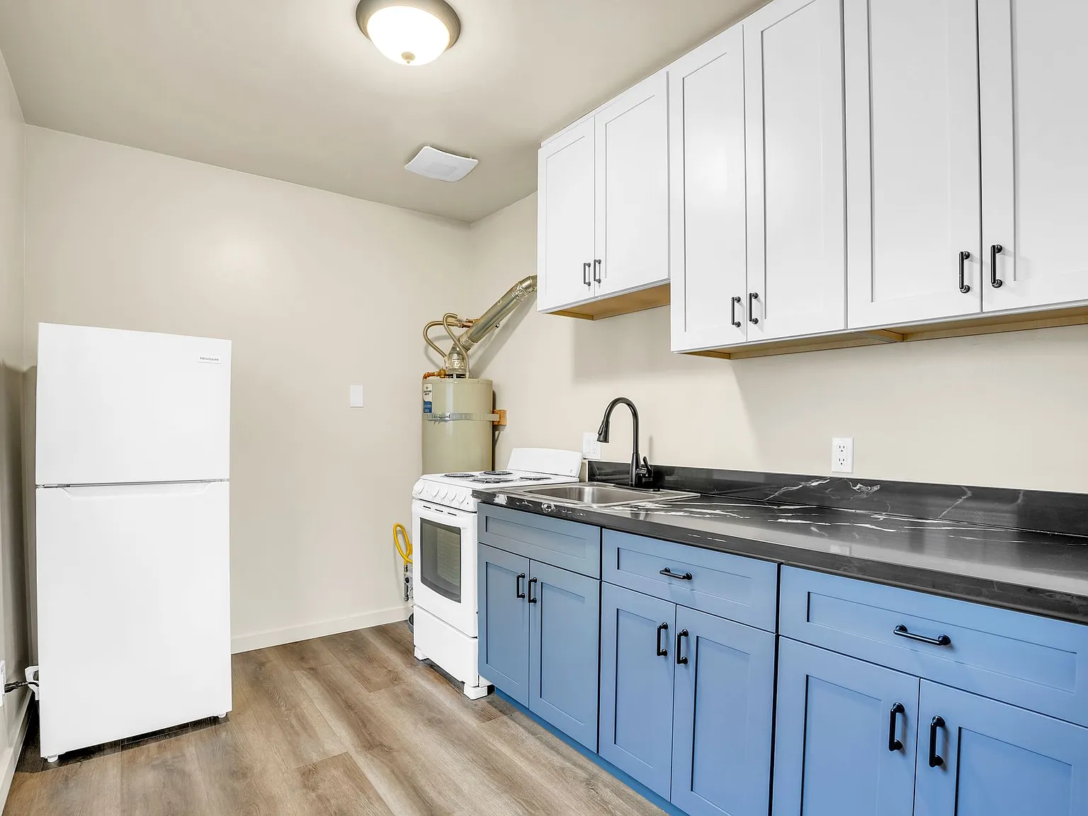 Studio, 360 sqft, $1,625 — Photo 4