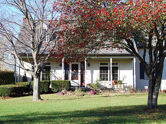 3rd image of 6915 Castlewood Dr S