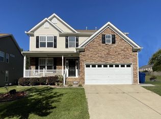 447 Stobhill Ln, Holly Springs, NC 27540