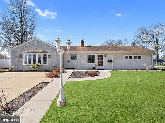 3rd image of 77 Gaping Rock Rd