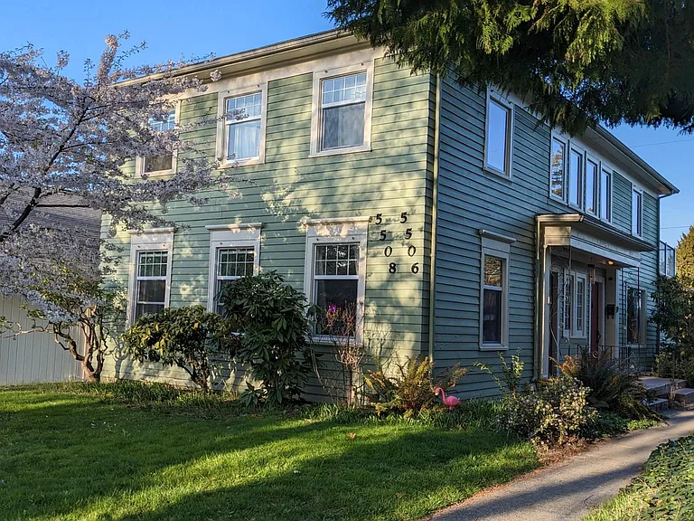 5508 17th Ave NE — Photo 1