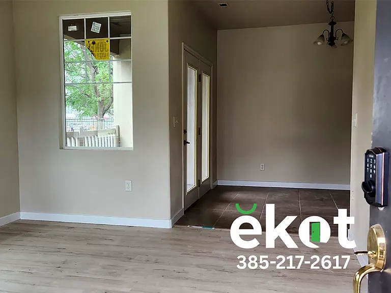 1361 W 50 N — Photo 2