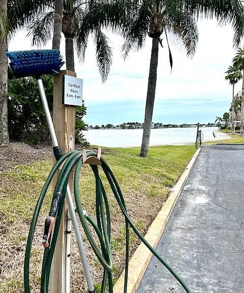 Even a water front cash wash station is here at Bay Island!