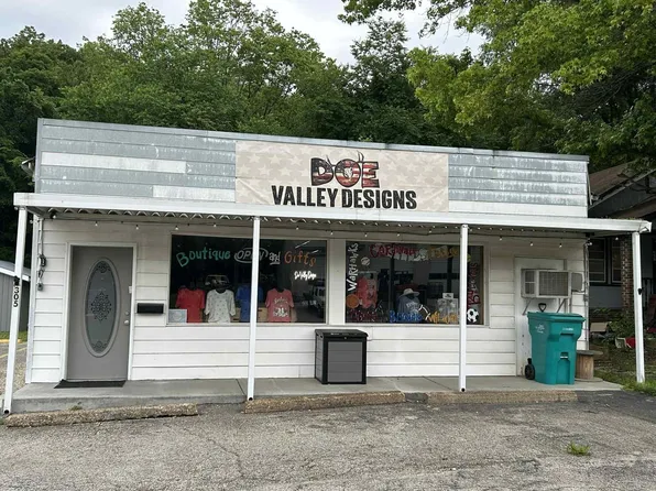 305 Pine St, Steelville, MO 65565
