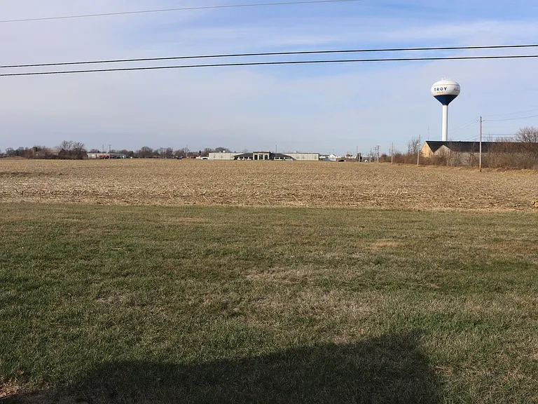2271 Shamrock Ln — Photo 25