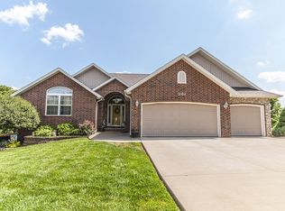 1064 E Daisy Falls Dr, Nixa, MO 65714