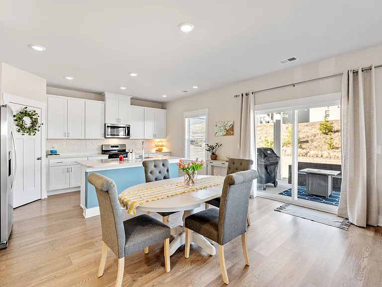 505 Silverado Ave — Photo 4