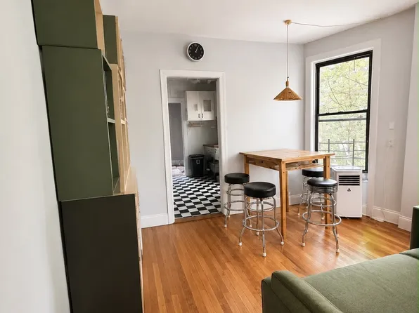 1046 Bergen Street image 1 of 7