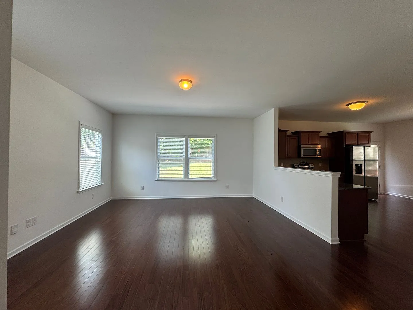 **Move-In Special of $500 off the first full months rent** — Photo 3