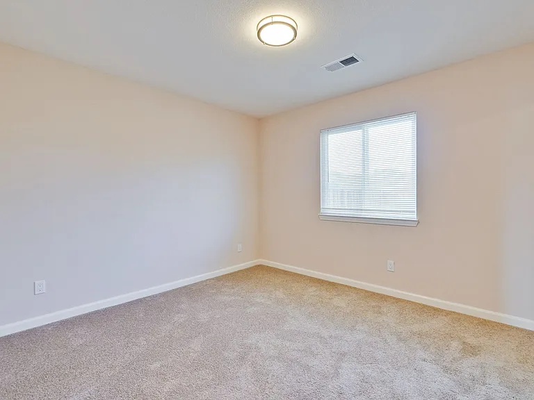 1425 Sunshadow Ln — Photo 31