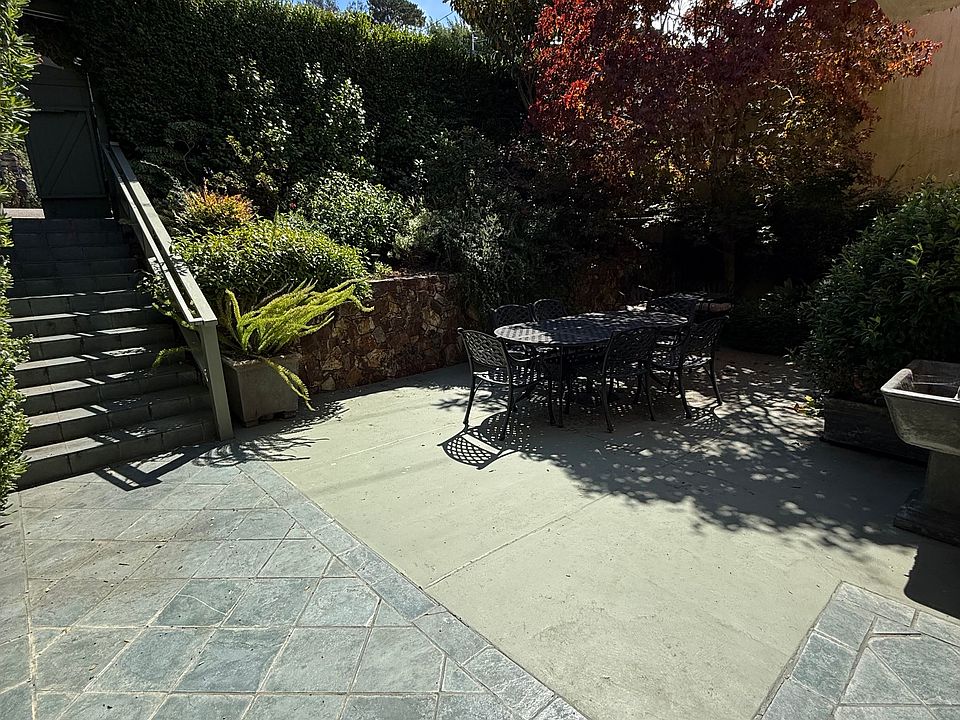 Enclosed front patio.