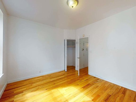 2nd image of 139 W 28th St #5E1