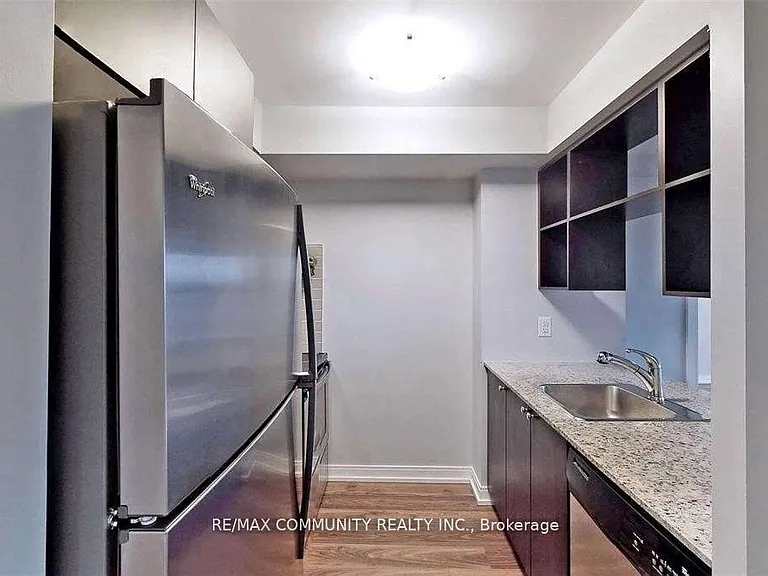 181 Village Green Sq #715 — Photo 10