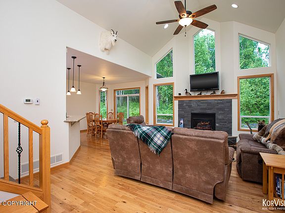 3rd image of 3608 W Demaree Cir
