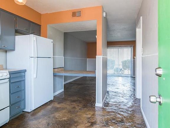 5th image of 568 N Broadway APT 2