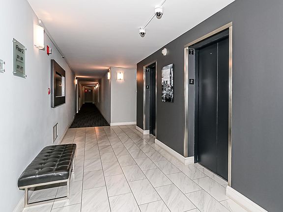 5th image of 465 W Dominion Dr Unit 205