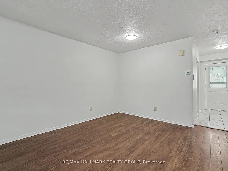32A Sonnet Cres #18 — Photo 5
