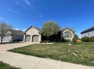 2204 Brookefield Dr, Salina, KS 67401