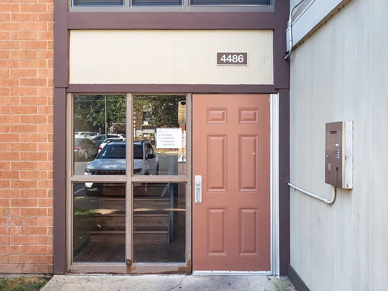 West End Terrace Apartments — Photo 10