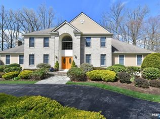 34 Walsh Dr, Mahwah, NJ 07430