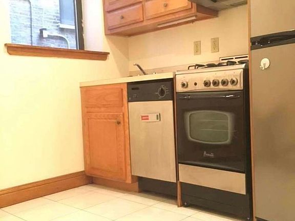 3rd image of 244 W 109th St APT 1B