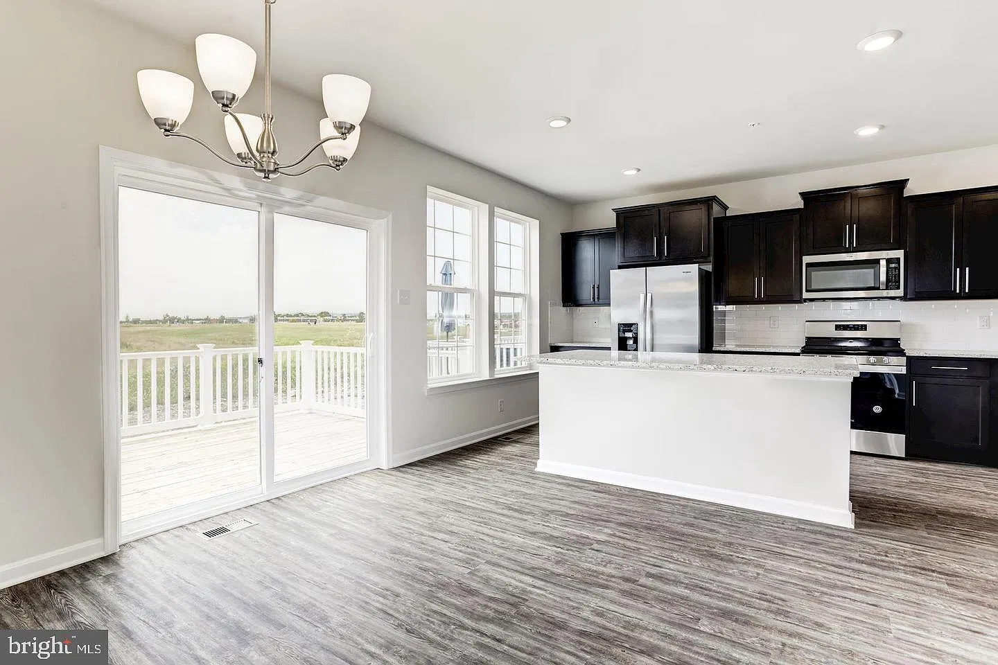3 bed, 2.5 bath, 2320 sqft, $2,795 — Photo 4