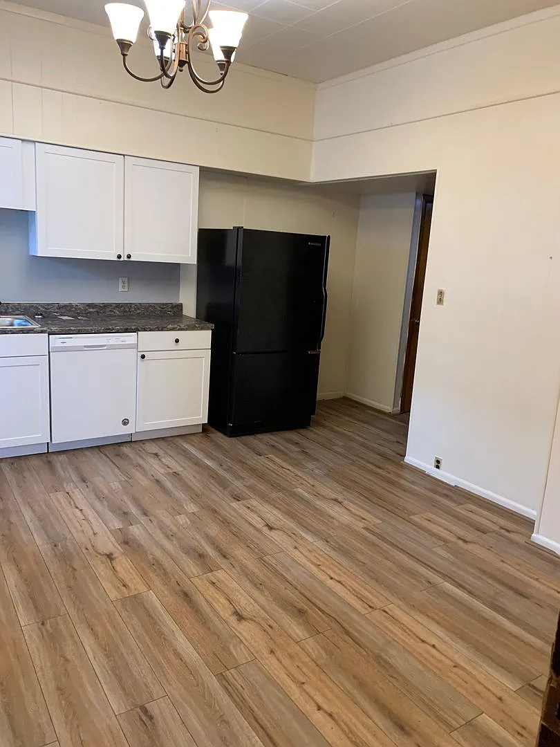 413 semple st — Photo 3
