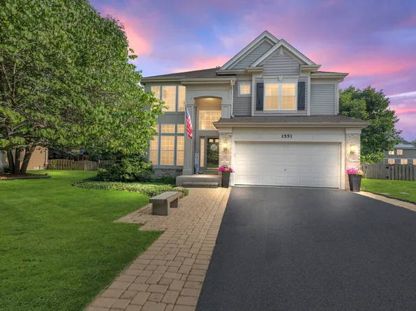 1551 Augusta Ln, Cary, IL 60013