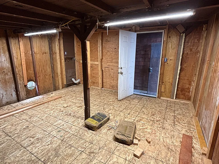 4368 Lewis Ave — Photo 7