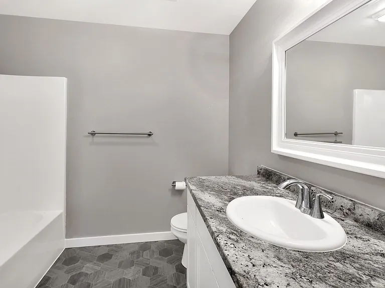 521 Main Pl — Photo 22