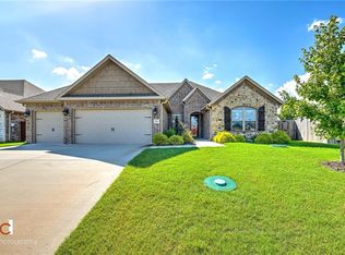 604 Bellmara Cir, Cave Springs, AR 72718