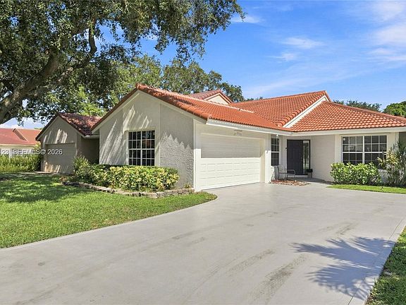 2nd image of 10425 NW 9th Mnr