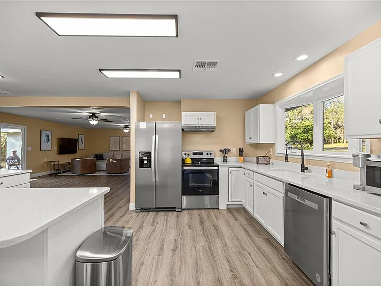 1408 NE 42nd Ave — Photo 24