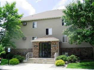 2401 33rd Ave S APT 201, Fargo, ND 58104