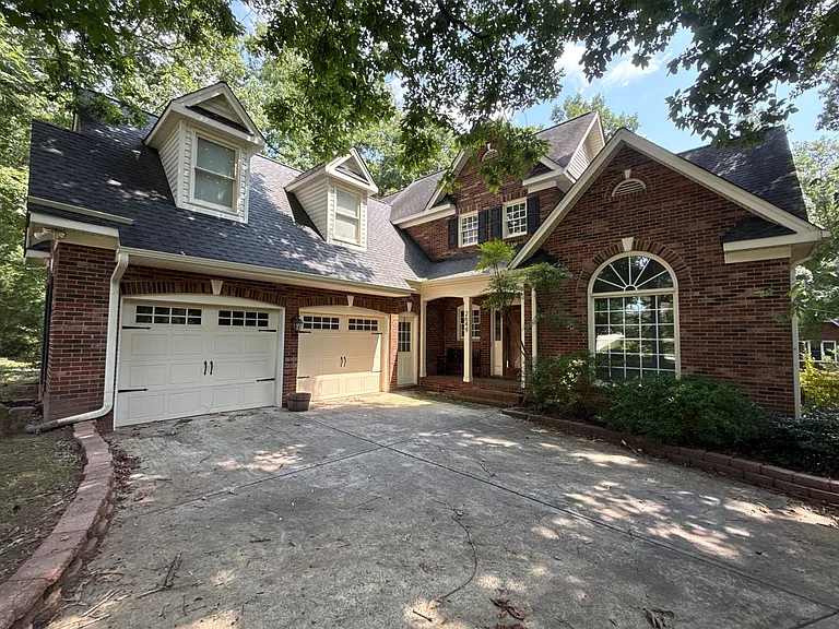 2649 Willowbrook Dr — Photo 2