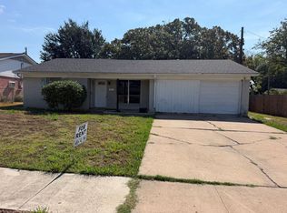 2750 Ridgewood St, Irving, TX 75062