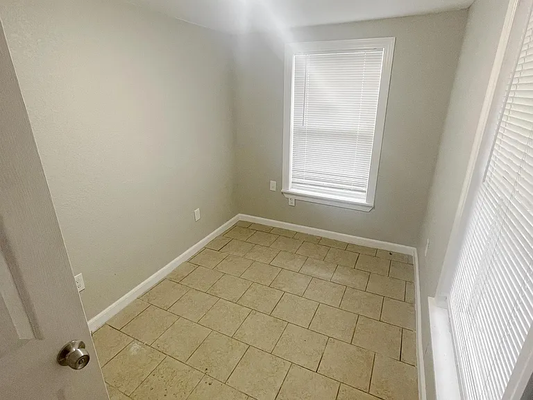 125 Glenwood Ct #202 — Photo 7