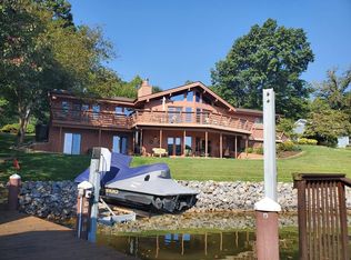 101 Windtree Pointe Dr, Moneta, VA 24121